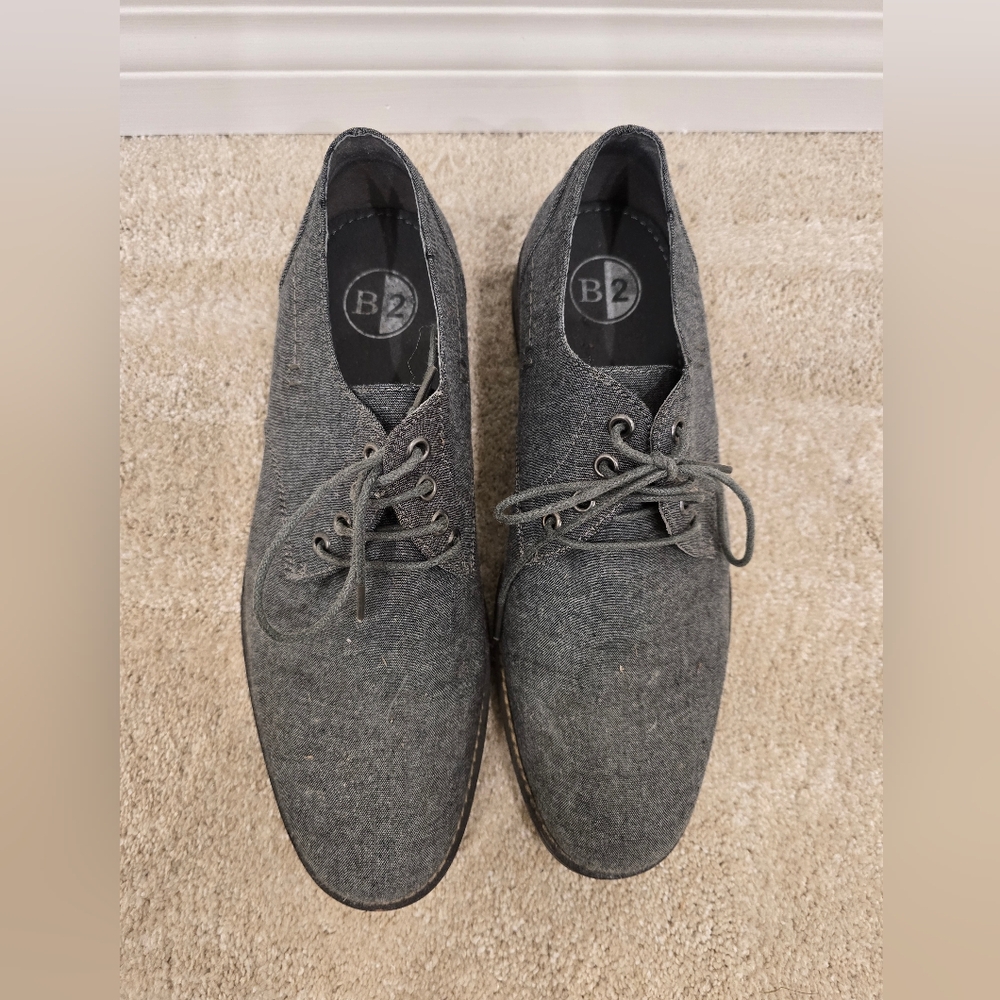 Gray Oxford Shoes with Minimalist Design BROWNS